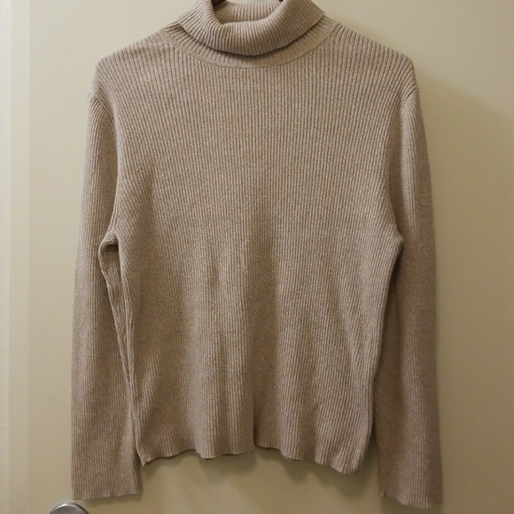 turtleneck - Picture 3 of 3